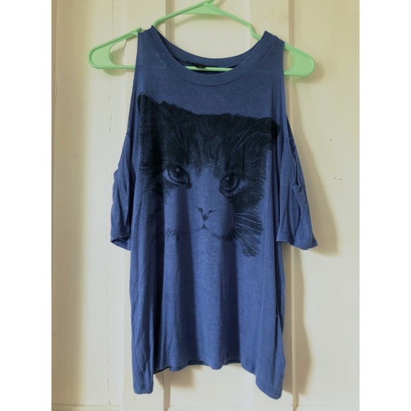 Cold Shoulder Loose Cat Print Graphic Tee - Picture 3 of 3